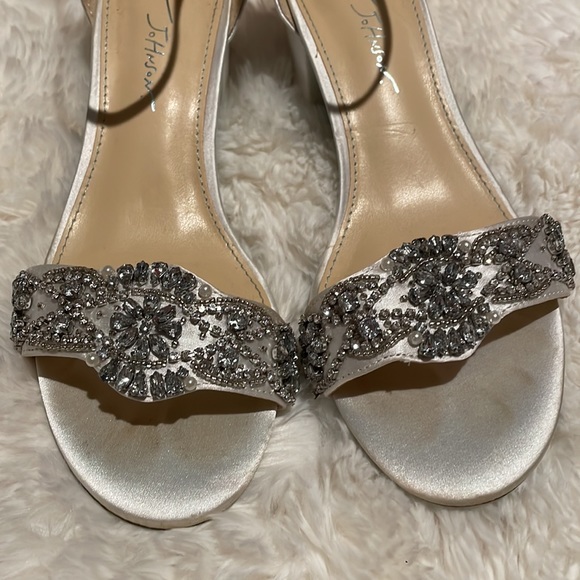Betsey Johnson Satin Block Heel Crystal Sandals 7.5 - Picture 2 of 7